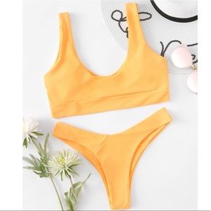 NWT Double Scoop Neck Bikini
